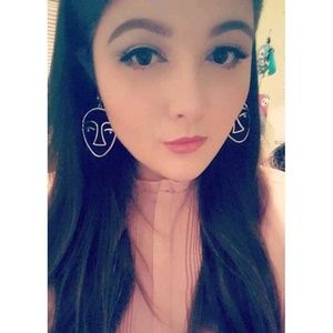 Meet your Posher, Laine